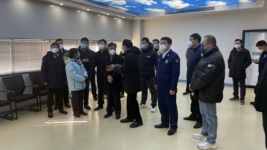 市委常委、常務副市長楊新忠一行來我公司檢查春節(jié)期間安全生產(chǎn)工作