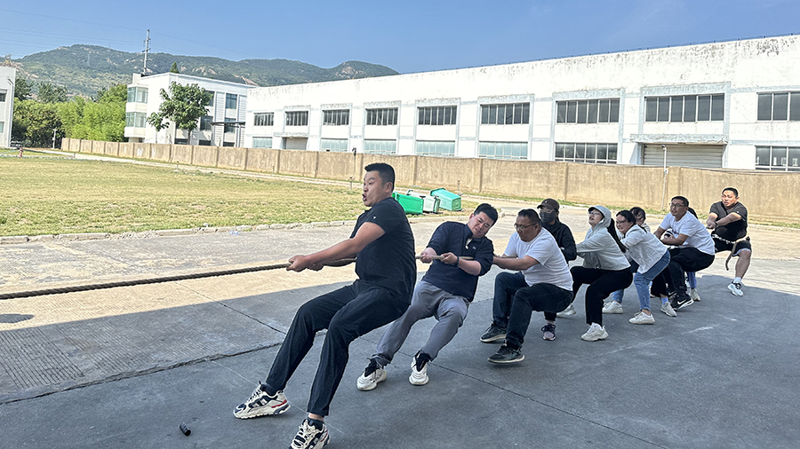 “粽”夏端午節拔河比賽在公司開賽